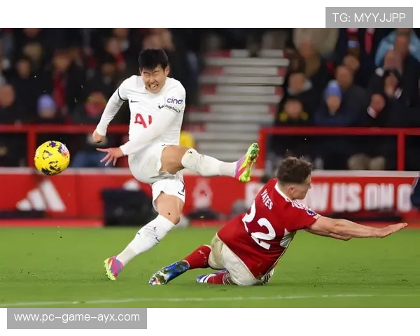 孙兴慜抢点势大力沉破门，热刺振奋